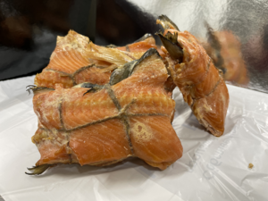 Хребет лосося горячего копчения 
